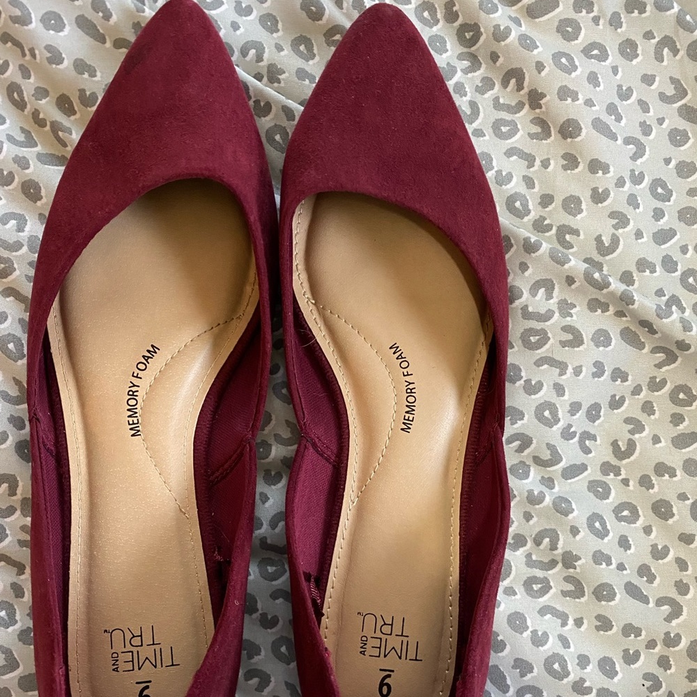 Women’s flats size 9